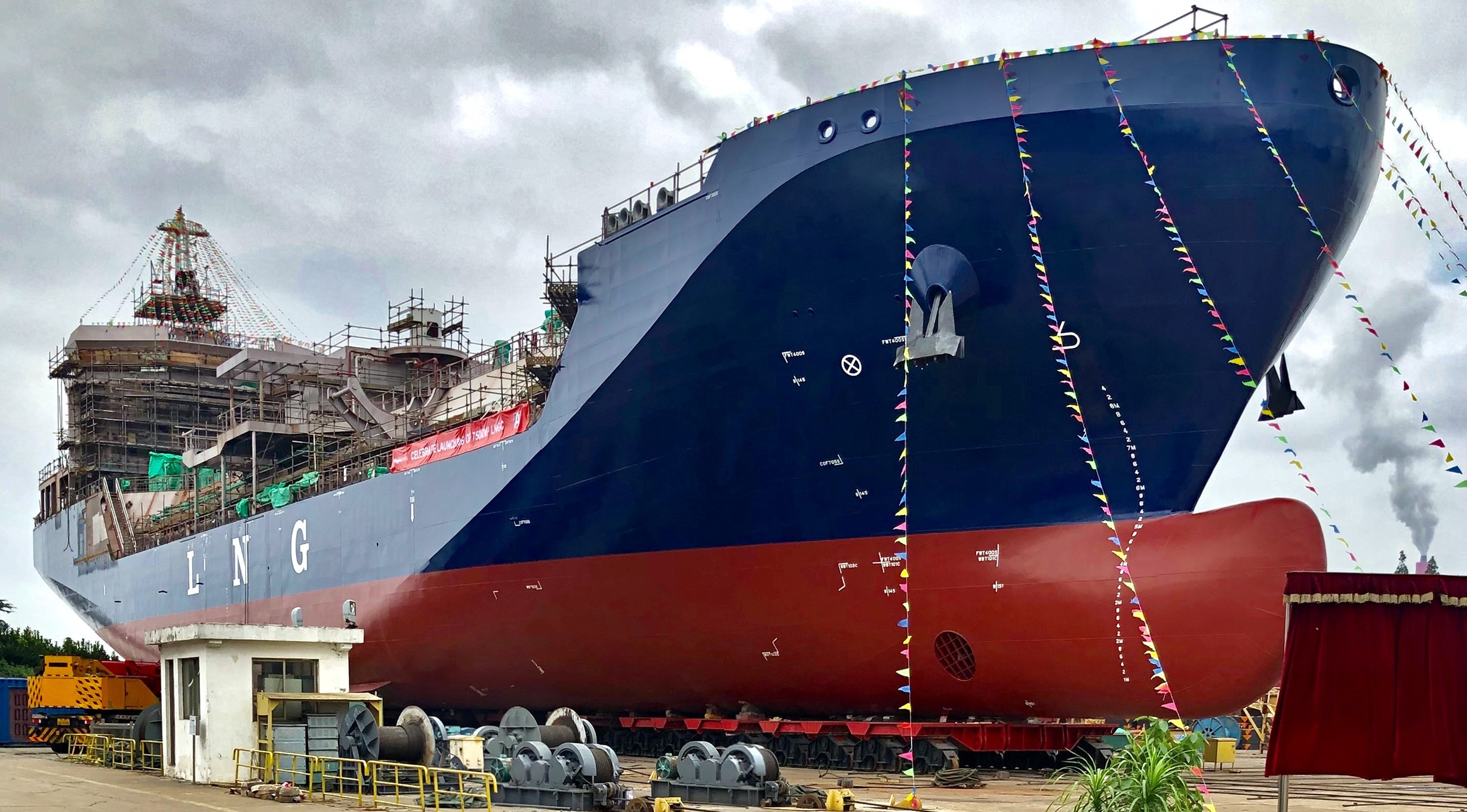 In acqua la nave cisterna che darà metano alla Sardegna