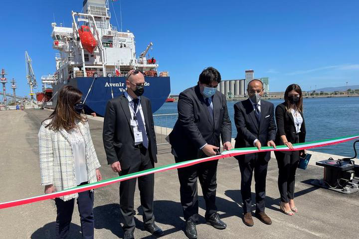 First refueling, active Higas LNG in Sardinia
