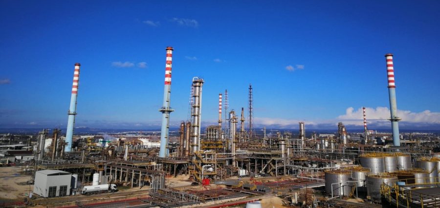 Eni e Enel: idrogeno verde nelle raffinerie di Gela e Taranto